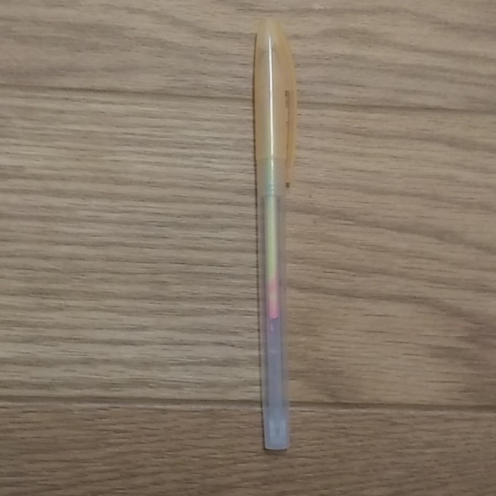 One muti-colored pen